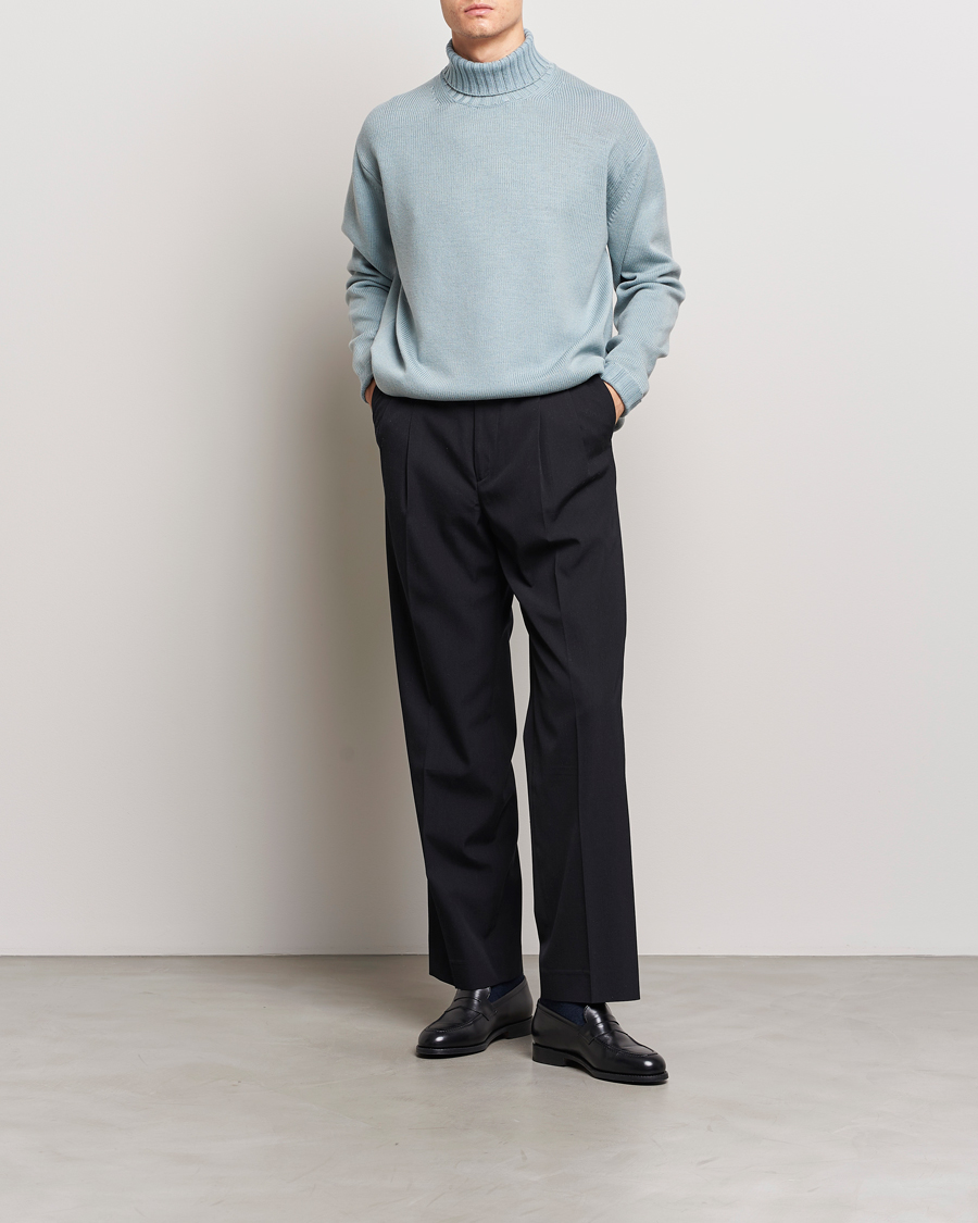 Herr | Tröjor | Auralee | Washed French Merino Rollneck Light Blue