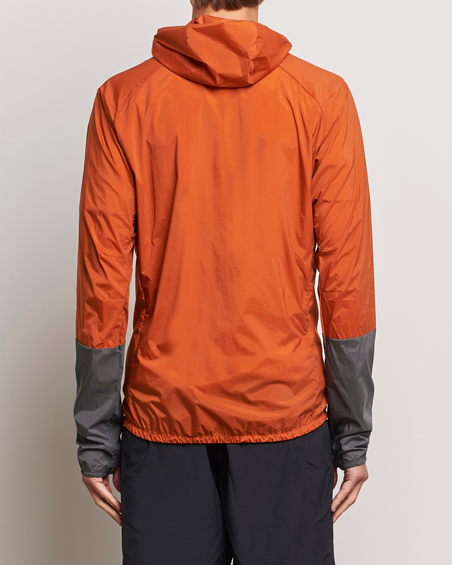 Herr | Jackor | Peak Performance | Vislight Wind Jacket Gold Flame/Motion Grey
