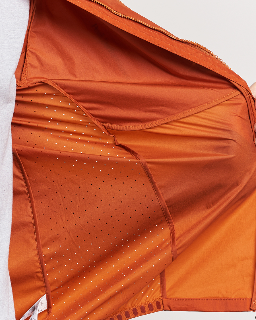 Herr | Jackor | Peak Performance | Vislight Wind Jacket Gold Flame/Motion Grey