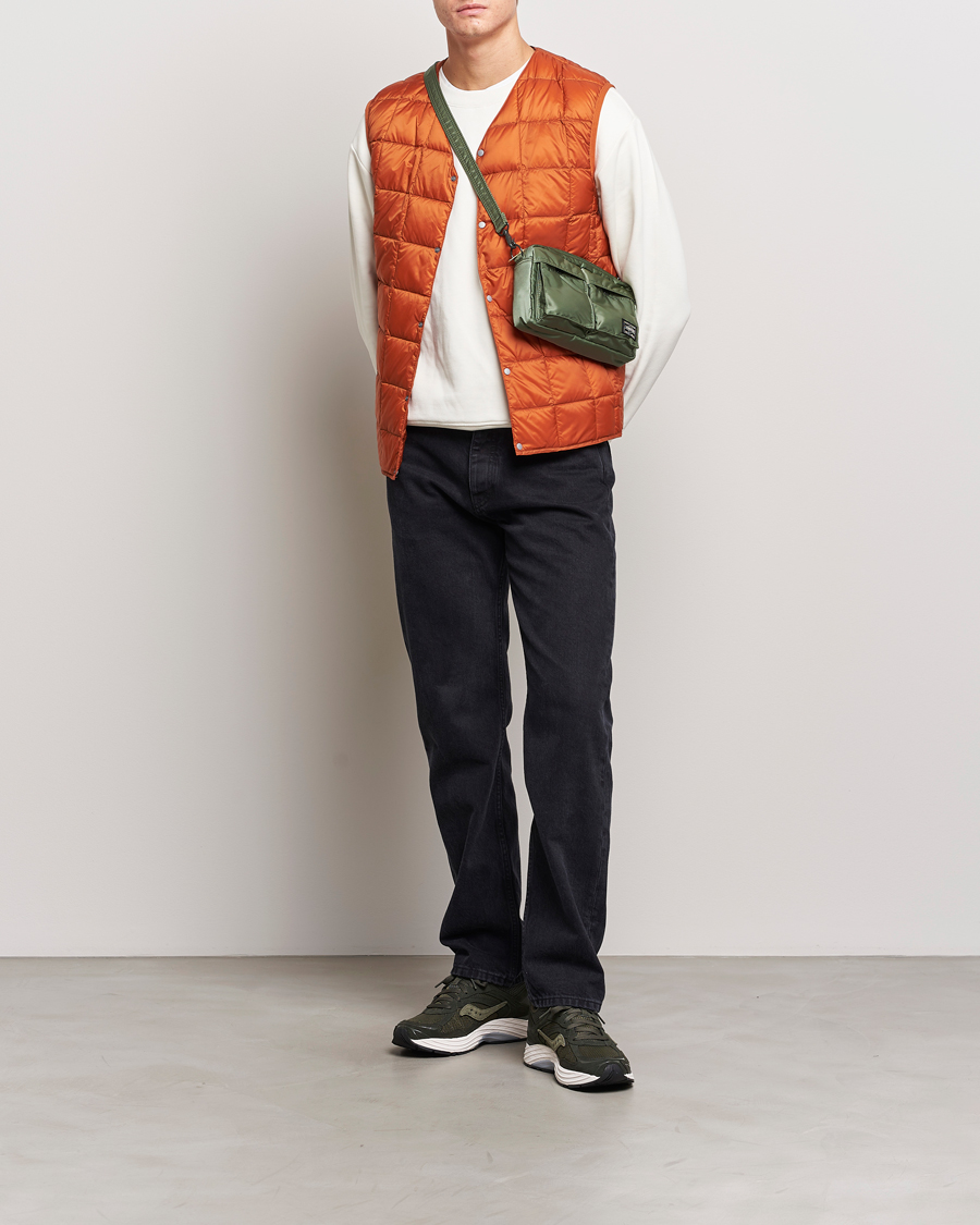 Herr | Jackor | TAION | V-Neck Lightweight Down Vest Brick Orange