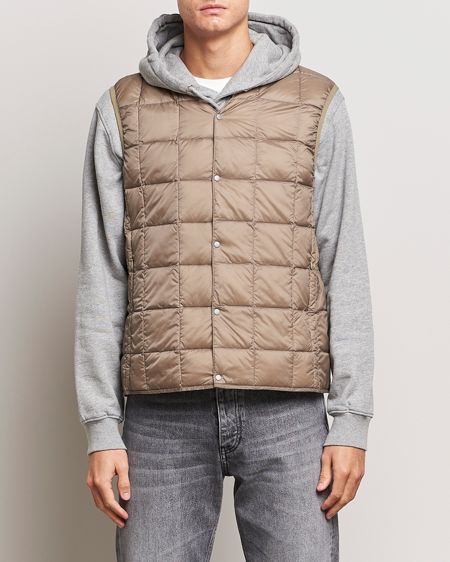 Herr | Jackor | TAION | V-Neck Lightweight Down Vest Khaki