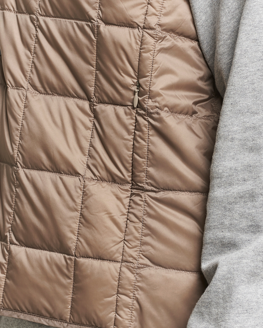 Herr | Jackor | TAION | V-Neck Lightweight Down Vest Khaki