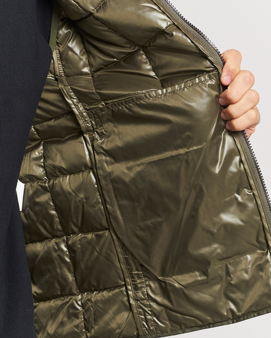 Herr | Jackor | TAION | High Neck Full Zip Lightweight Down Vest Dark Olive