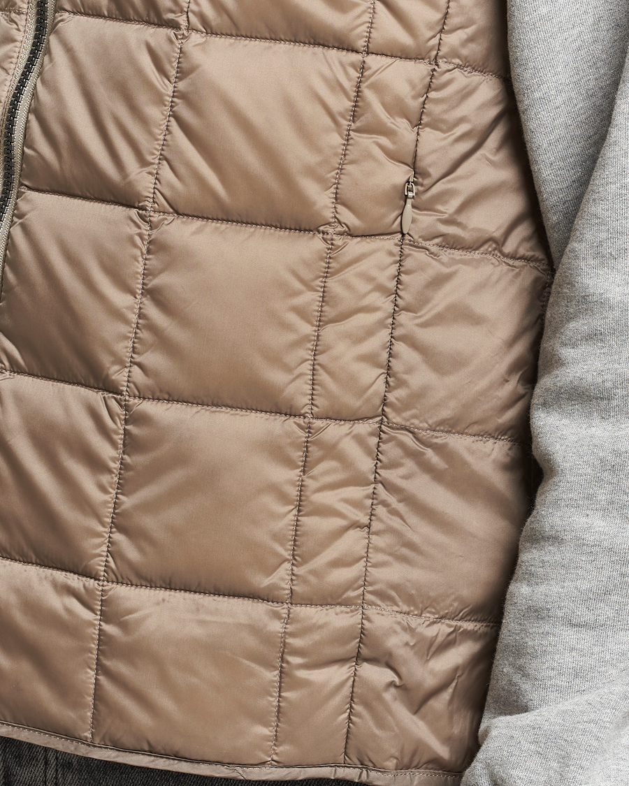 Herr | Jackor | TAION | High Neck Full Zip Lightweight Down Vest Khaki