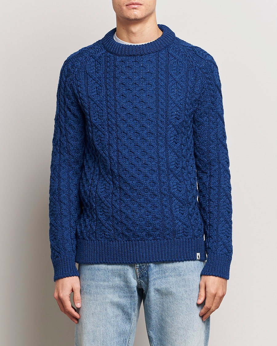 Herr | Tröjor | Peregrine | Hudson Wool Aran Knitted Jumper Cobalt