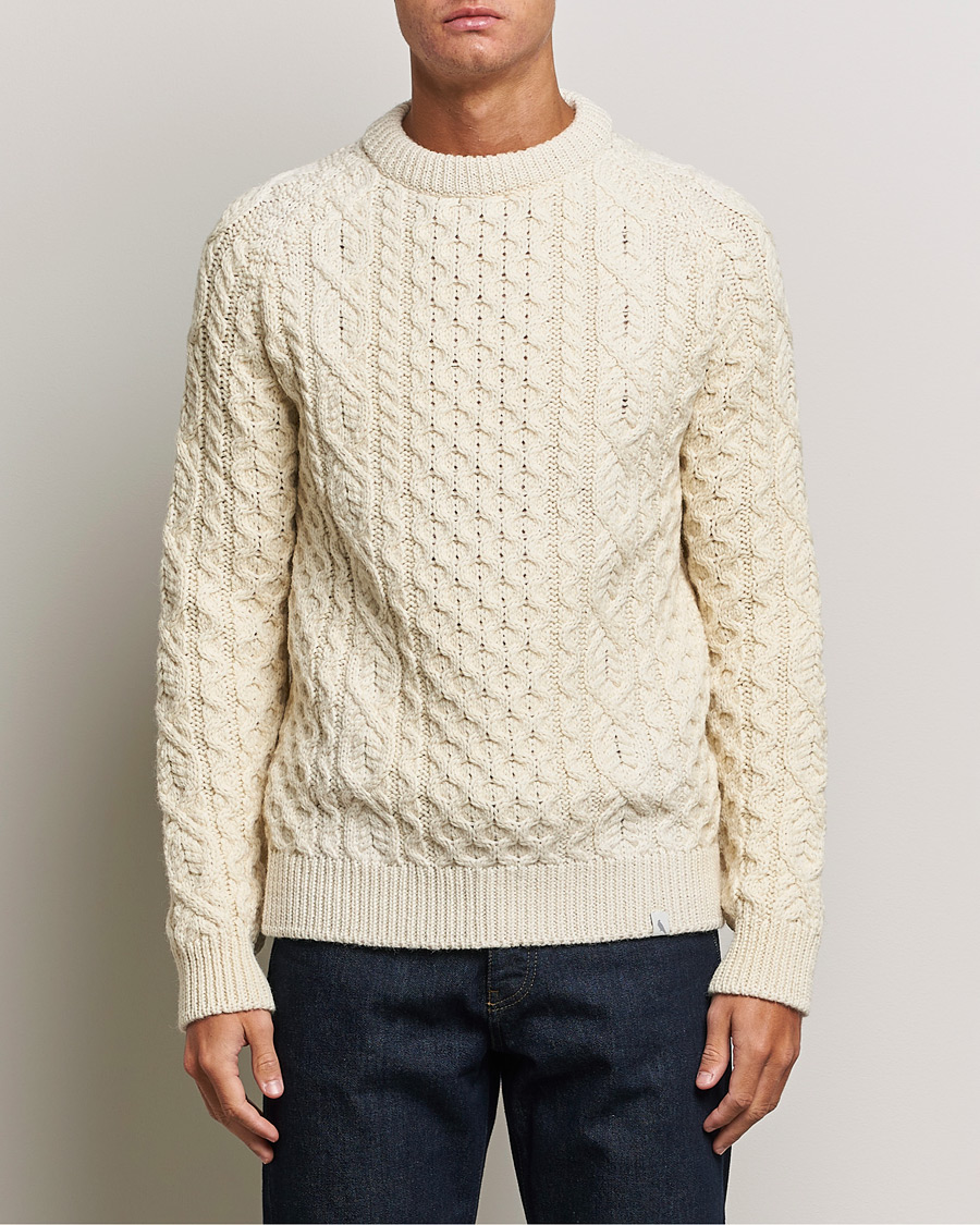 Herr | Tröjor | Peregrine | Hudson Wool Aran Knitted Jumper Ecru