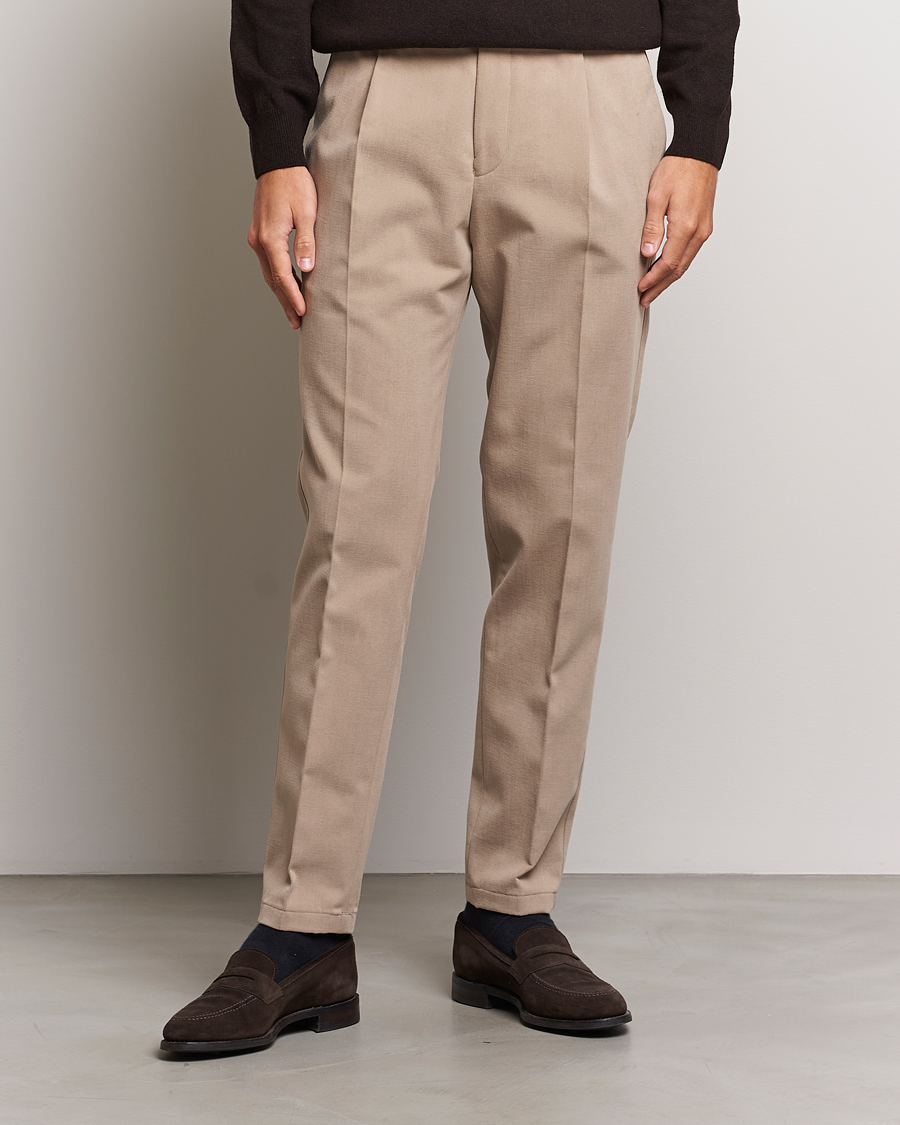 Herr | Chinos | Oscar Jacobson | Delon Brushed Cotton Trousers Beige
