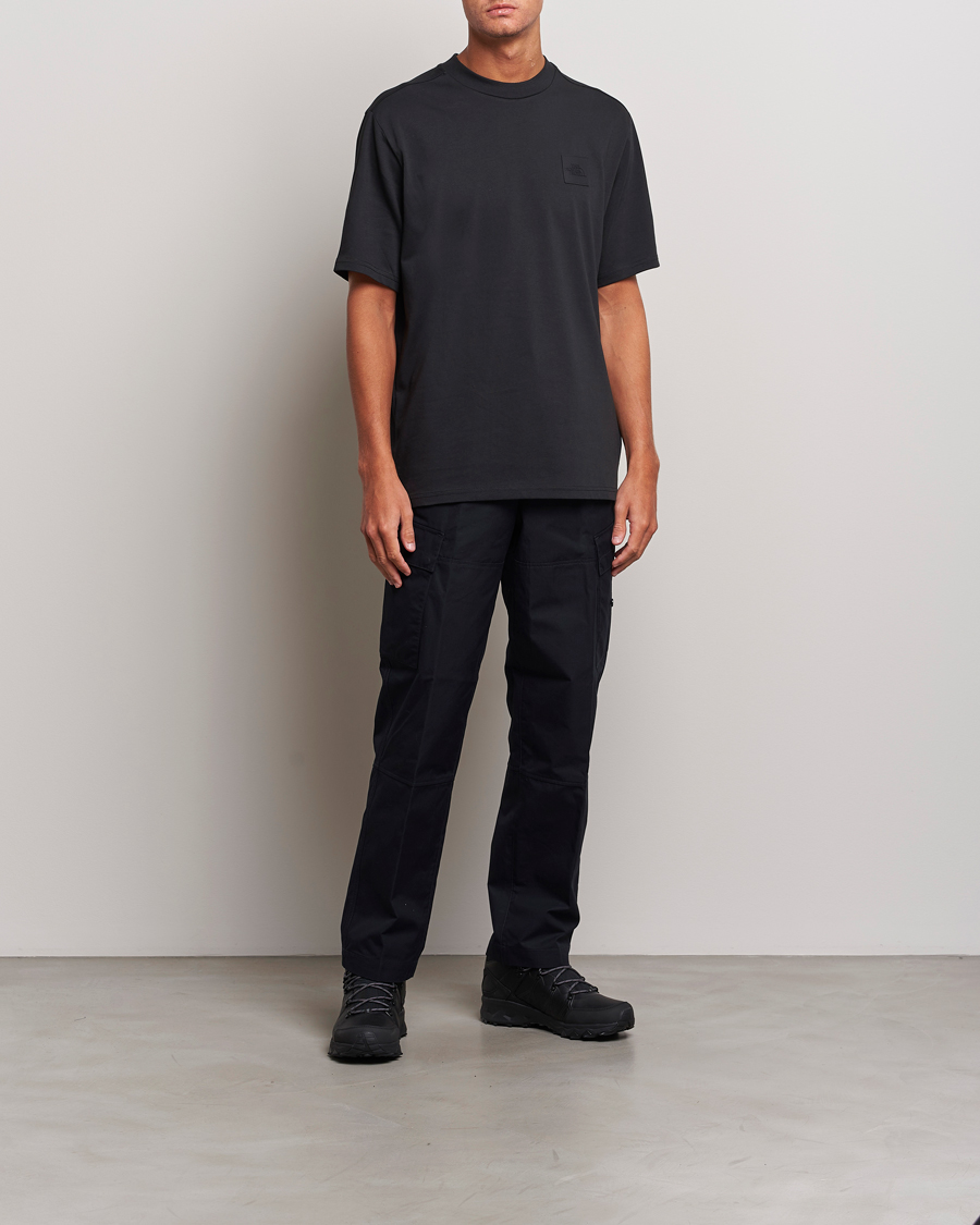 Herr | T-Shirts | The North Face | NSE Patch Tee Black