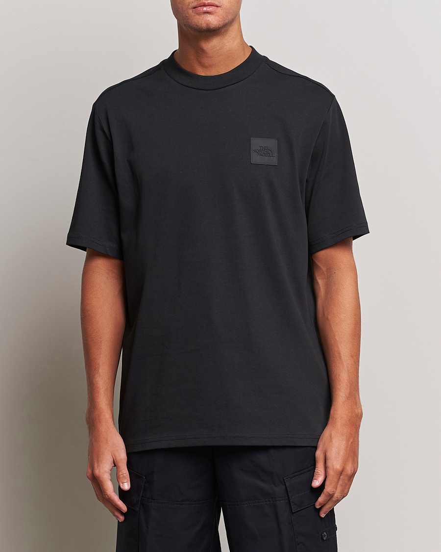 Herr | T-Shirts | The North Face | NSE Patch Tee Black