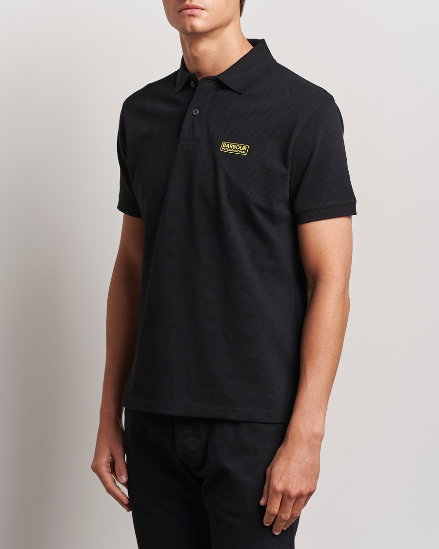 Herr | Avdelningar | Barbour International | Essential Polo Black