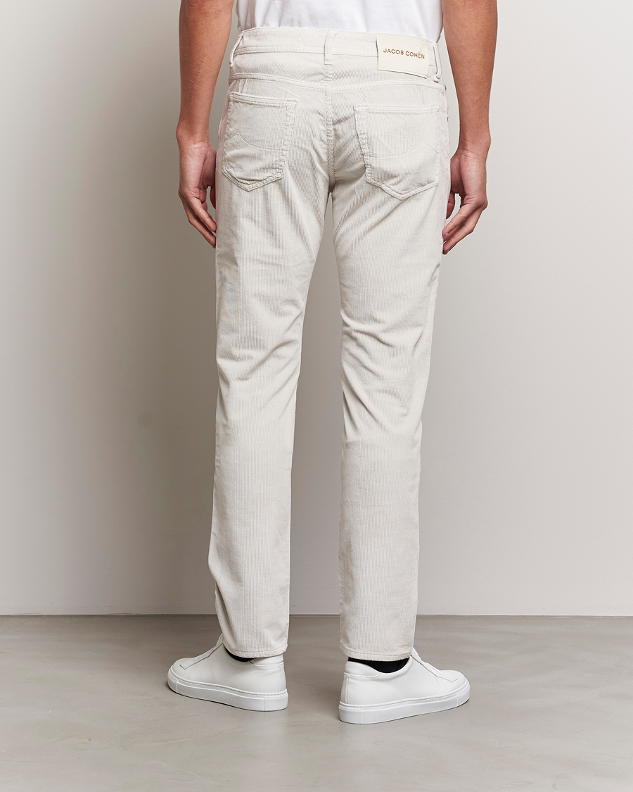 Herr | Byxor | Jacob Cohën | Bard 5-Pocket Medium Corduroy Trousers Off White