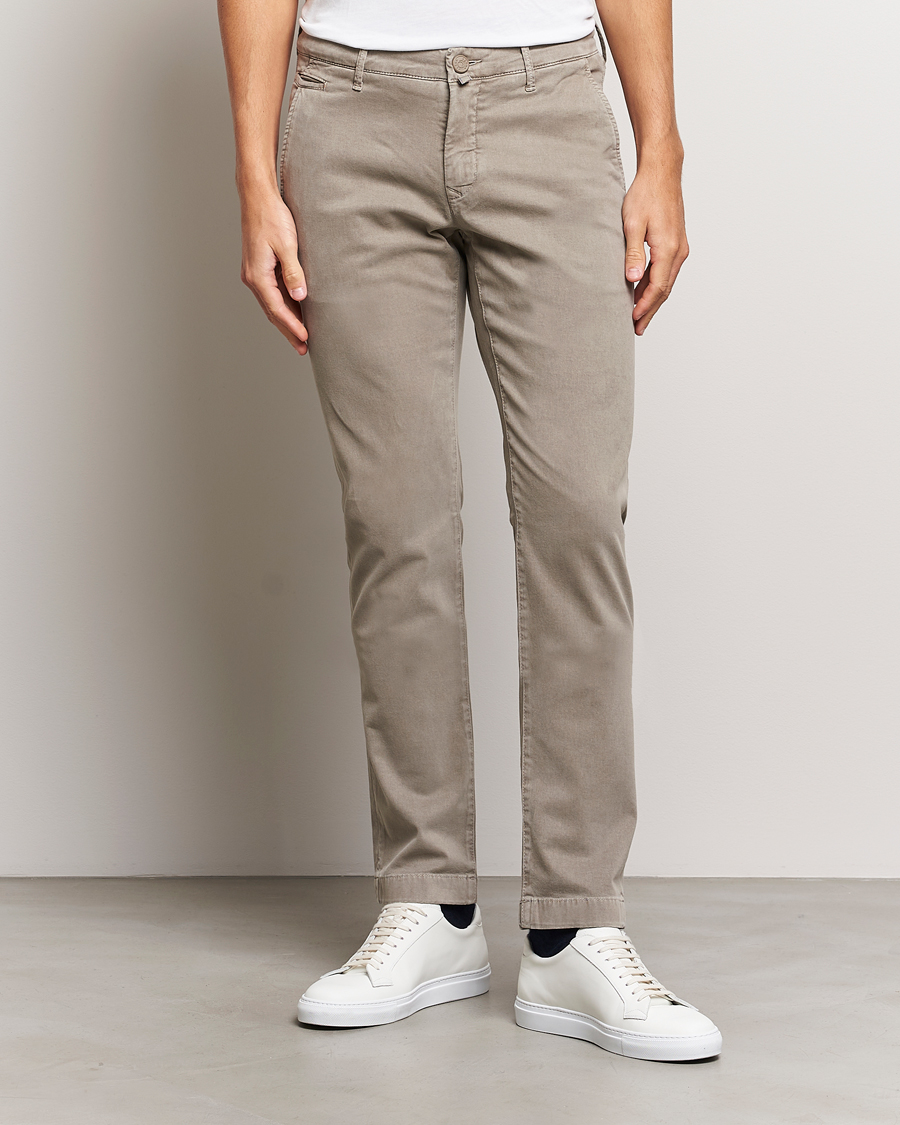 Herr | Italian Department | Jacob Cohën | Bobby Cotton Chinos Beige