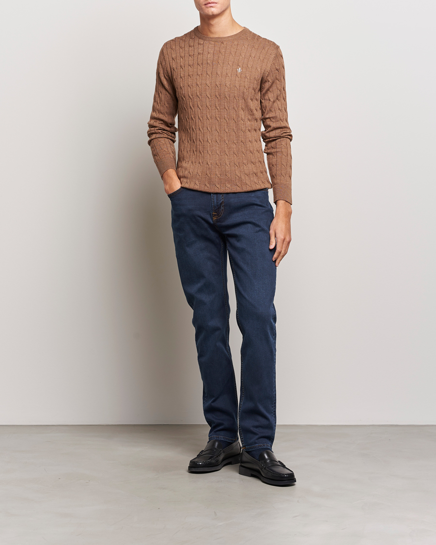 Herr | Tröjor | Morris | Merino Cable Crew Neck Camel