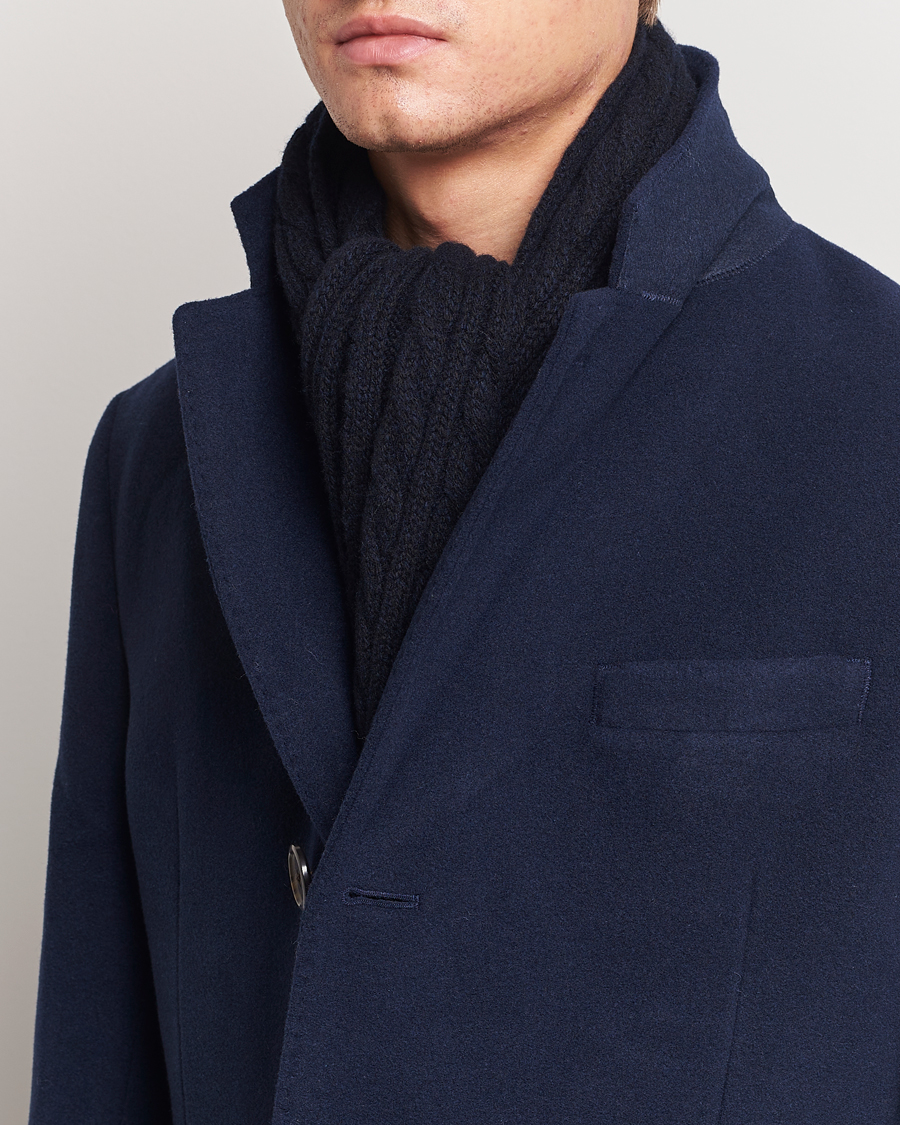 Herr | Sunspel Lambswool Cable Scarf Dark Navy | Sunspel | Lambswool Cable Scarf Dark Navy