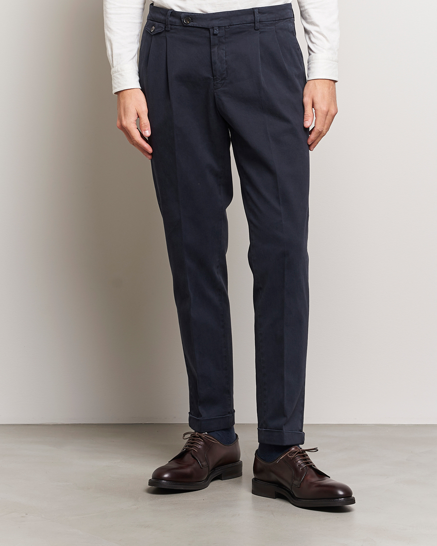 Herr | Byxor | Briglia 1949 | Easy Fit Pleated Cotton Stretch Chino Navy