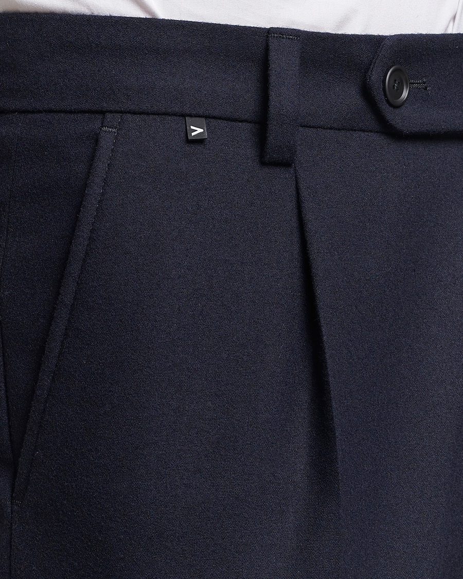Herr | Byxor | BOSS BLACK | Perin Tech Flannel Pleated Trousers Dark Blue