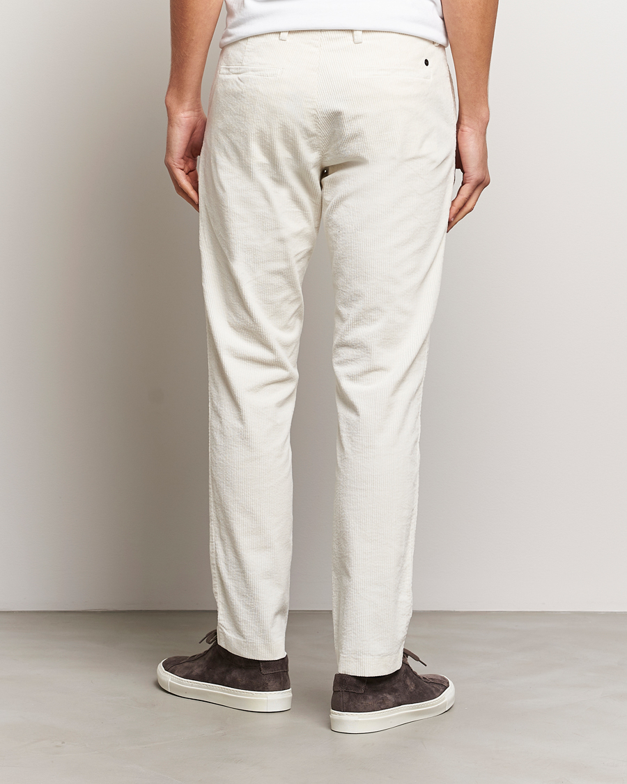 Herr | Byxor | NN07 | Theo Regular Fit Corduroy Chinos Off White