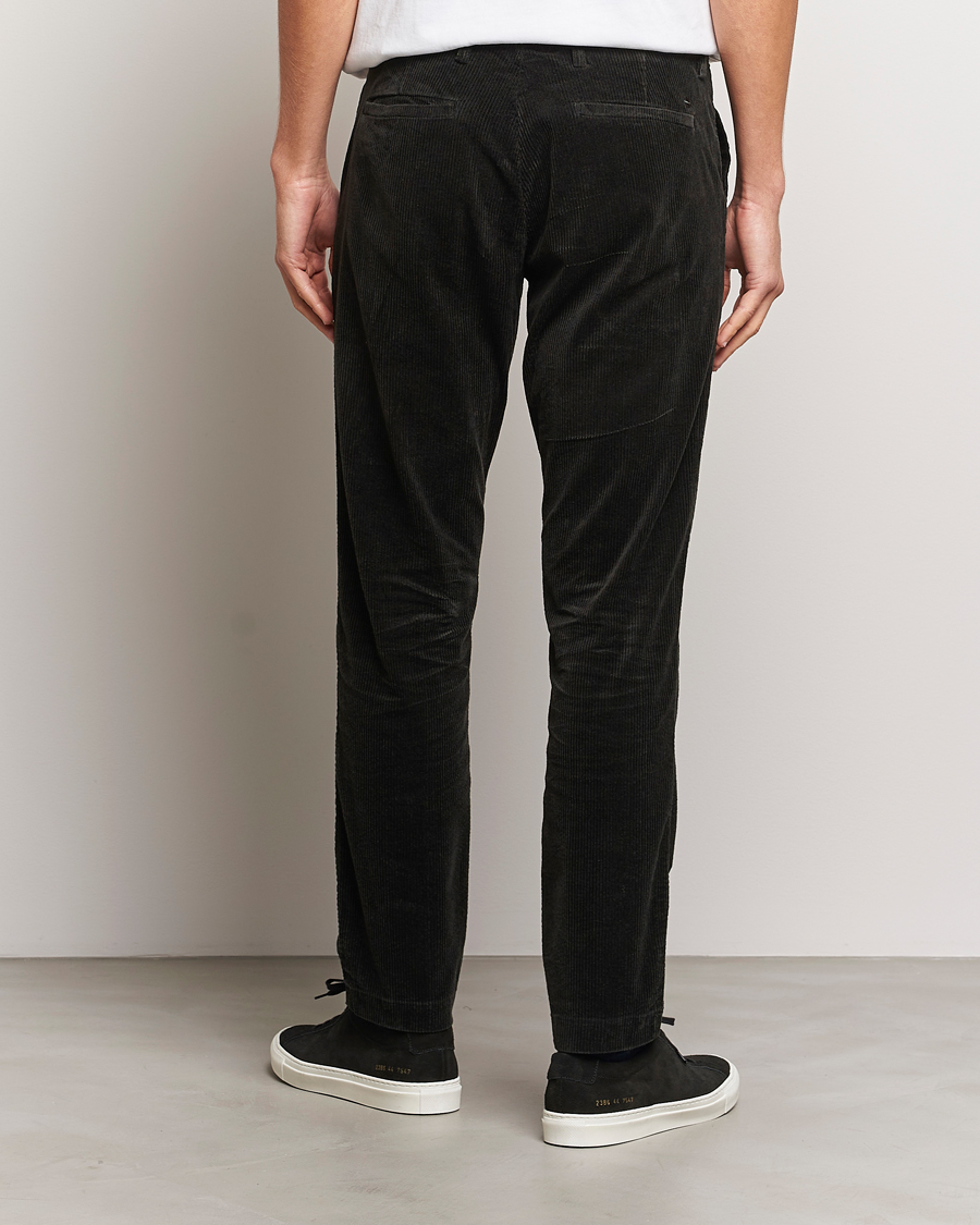 Herr | Byxor | NN07 | Theo Regular Fit Corduroy Chinos Dark Army