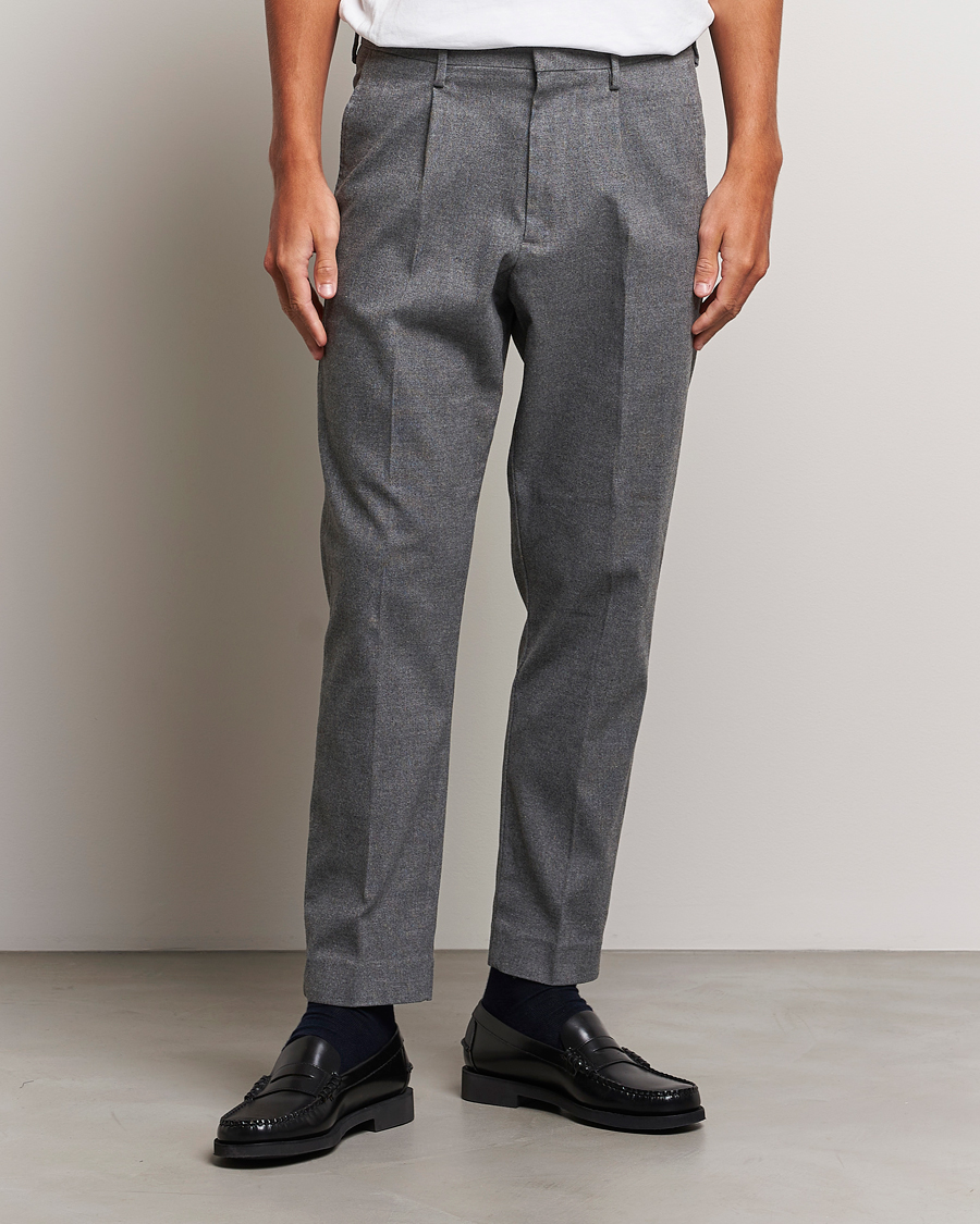 Herr | Chinos | NN07 | Bill Pleated Structured Trousers Grey Melange
