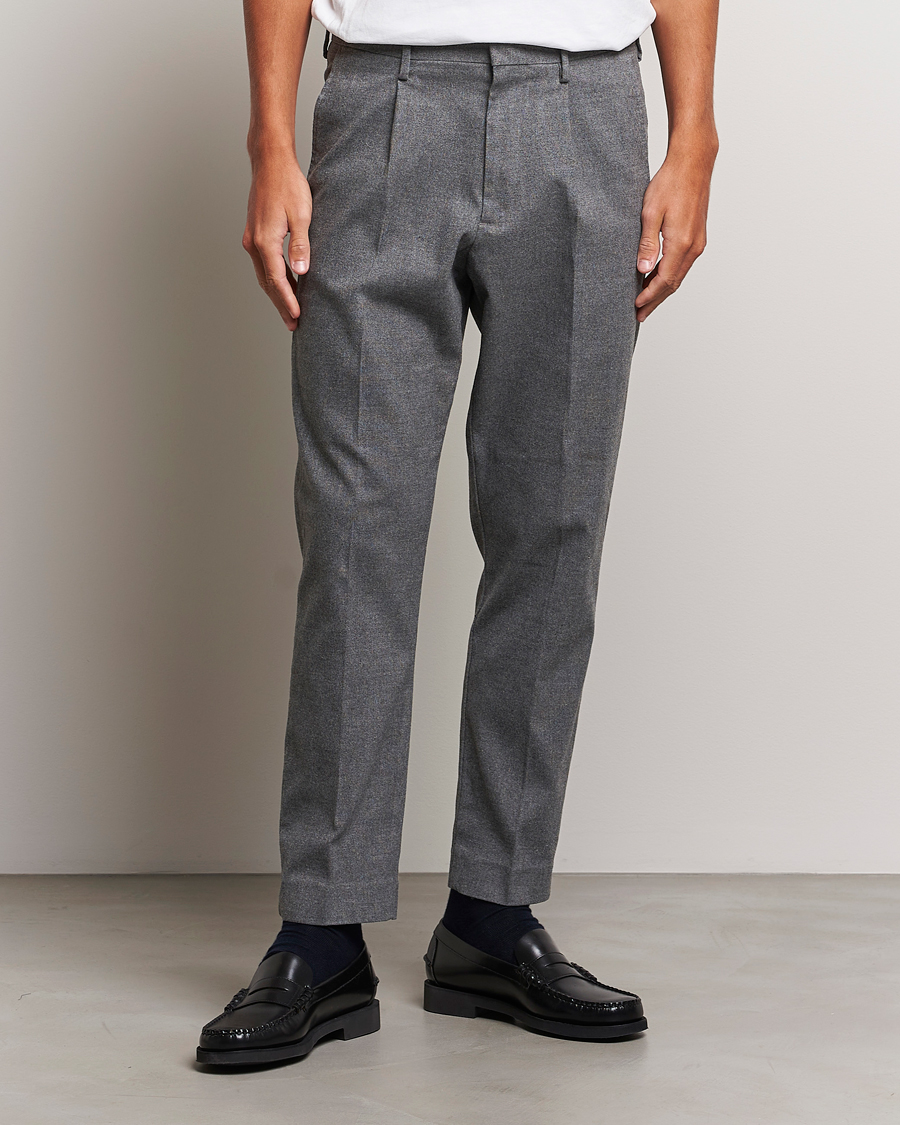 Herr | Byxor | NN07 | Bill Pleated Structured Trousers Grey Melange