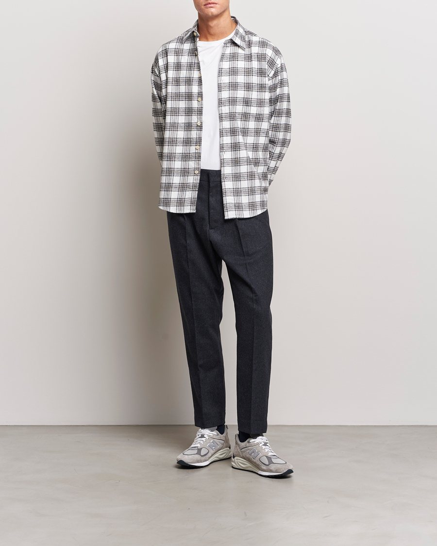 Herr | Byxor | NN07 | Bill Brushed Flannel Pleated Trousers Navy Blue