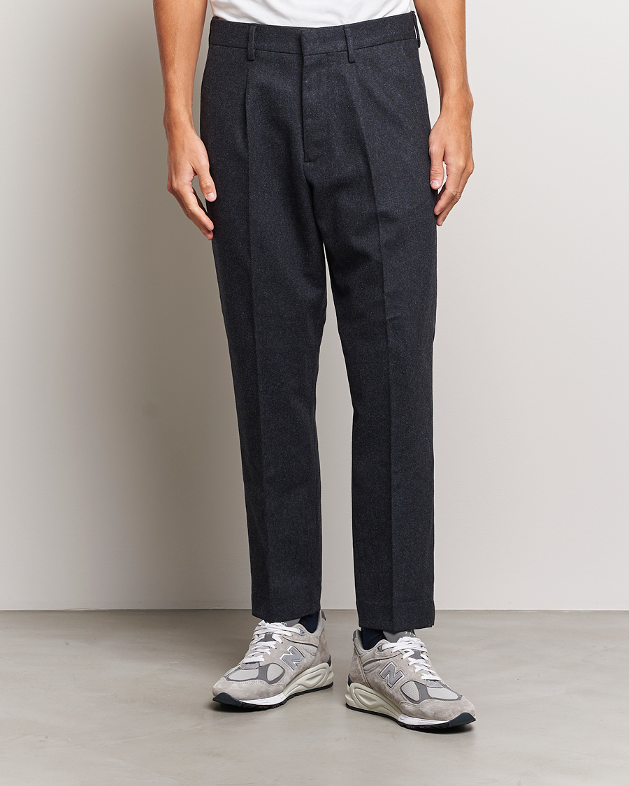 Herr | Byxor | NN07 | Bill Brushed Flannel Pleated Trousers Navy Blue