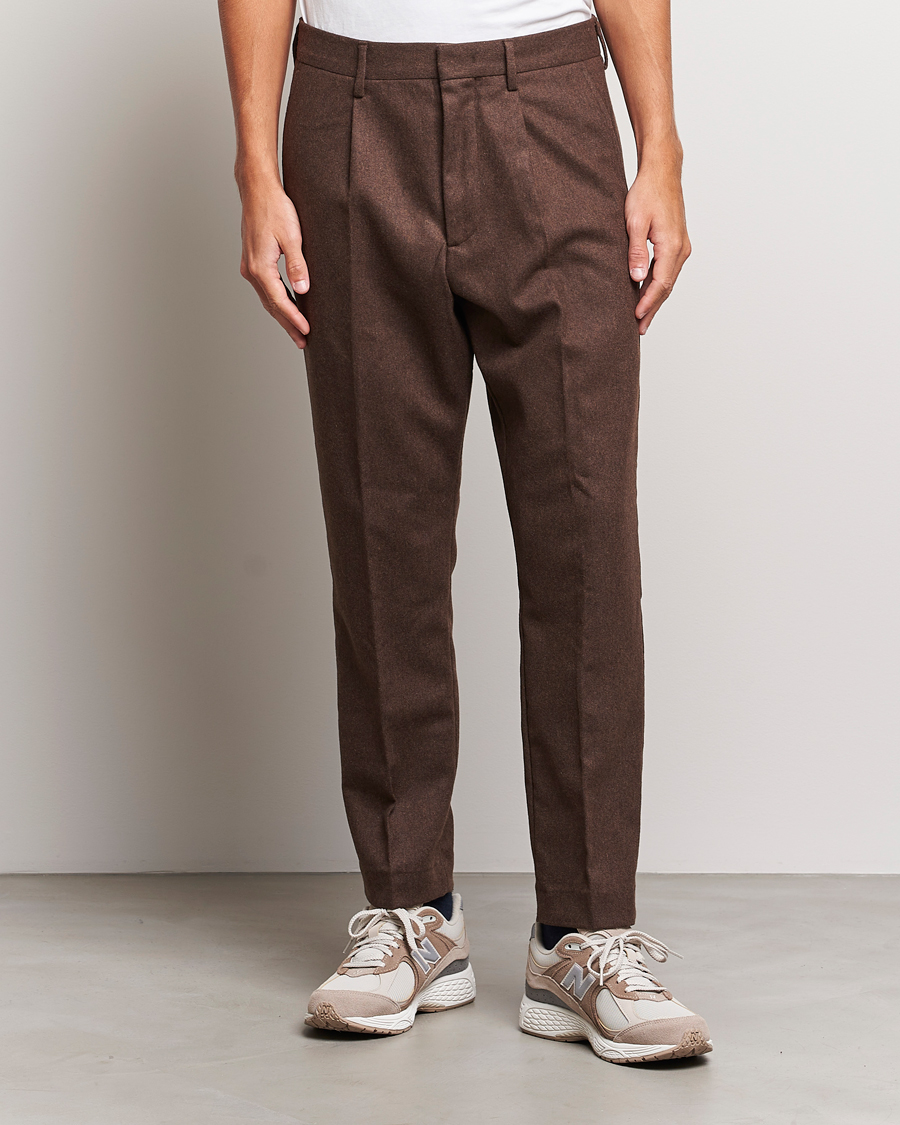 Herr | NN07 | NN07 | Bill Brushed Flannel Pleated Trousers Demitasse Brown