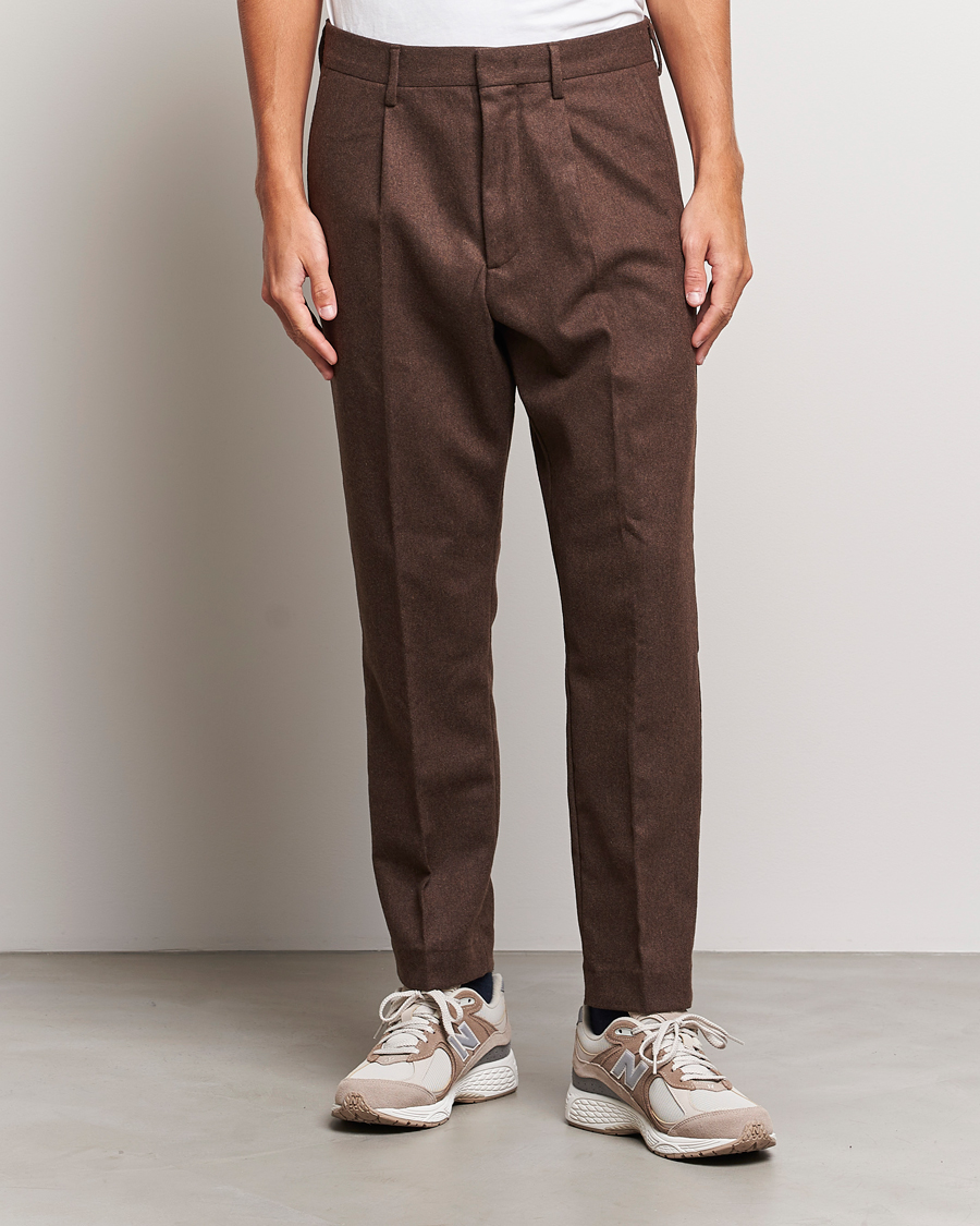 Herr | Byxor | NN07 | Bill Brushed Flannel Pleated Trousers Demitasse Brown