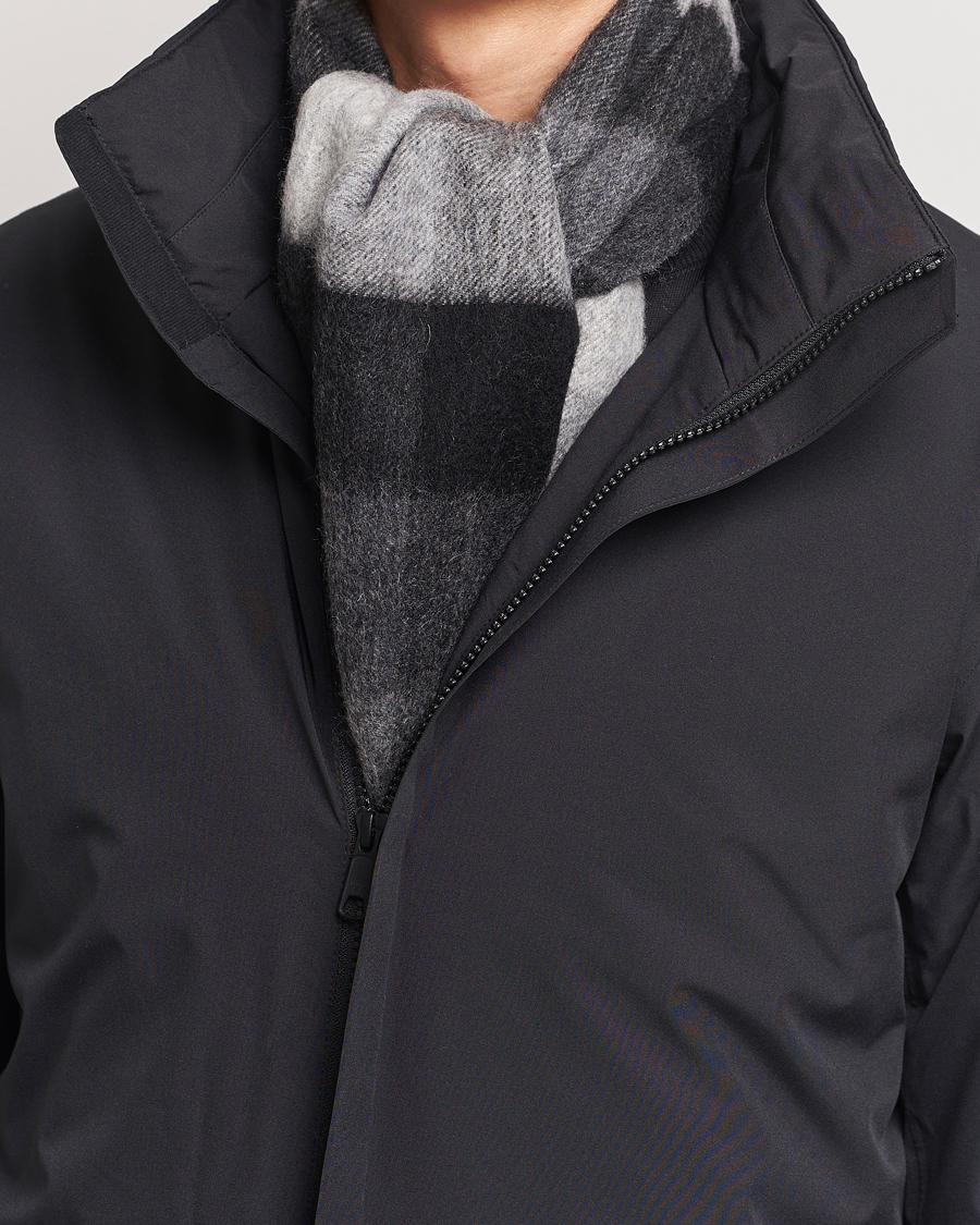 Herr | Amanda Christensen Merino Wool Block Check Scarf Black/Grey | Amanda Christensen | Merino Wool Block Check Scarf Black/Grey