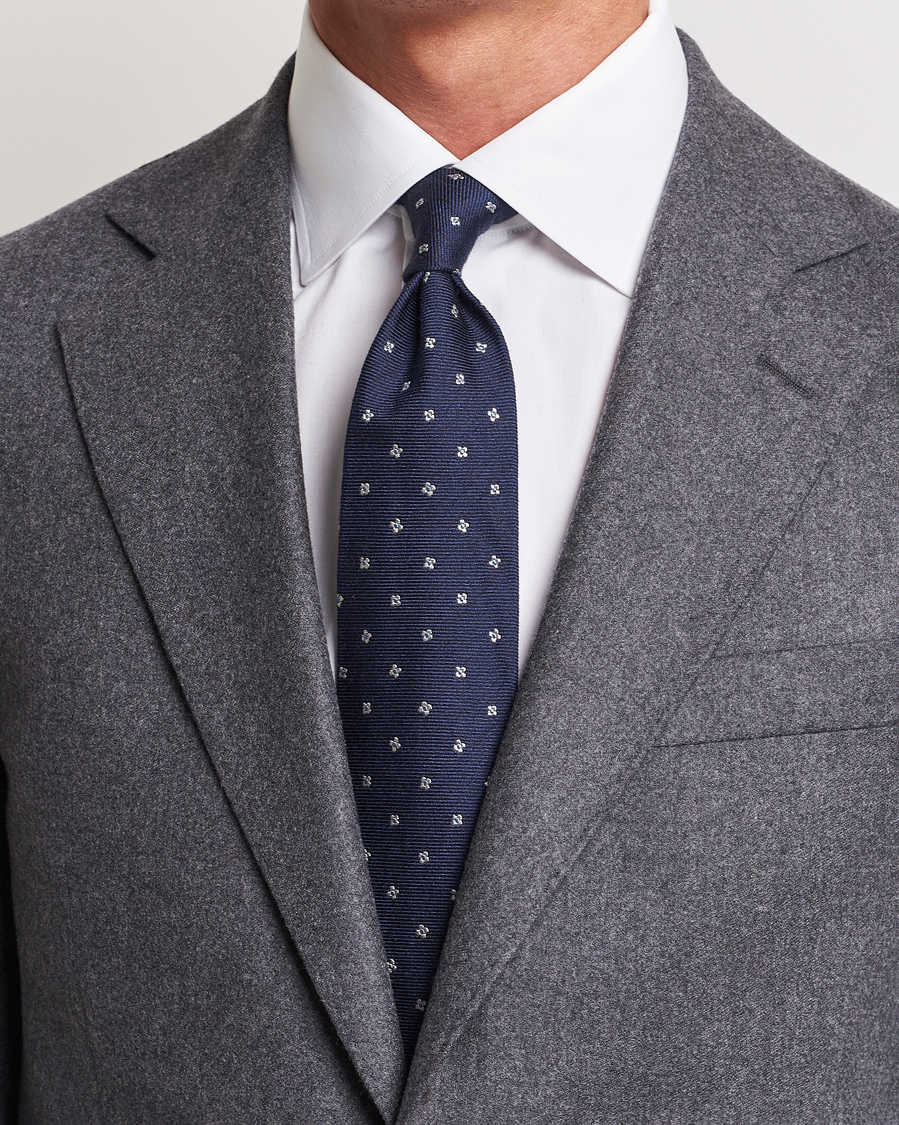 Herr | Amanda Christensen Silk/Wool 8cm Printed Flower Tie Navy | Amanda Christensen | Silk/Wool 8cm Printed Flower Tie Navy