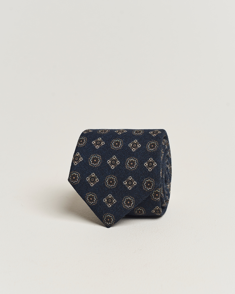 Herr | Amanda Christensen Wool Flannel 8cm Printed Medallion Tie Navy | Amanda Christensen | Wool Flannel 8cm Printed Medallion Tie Navy