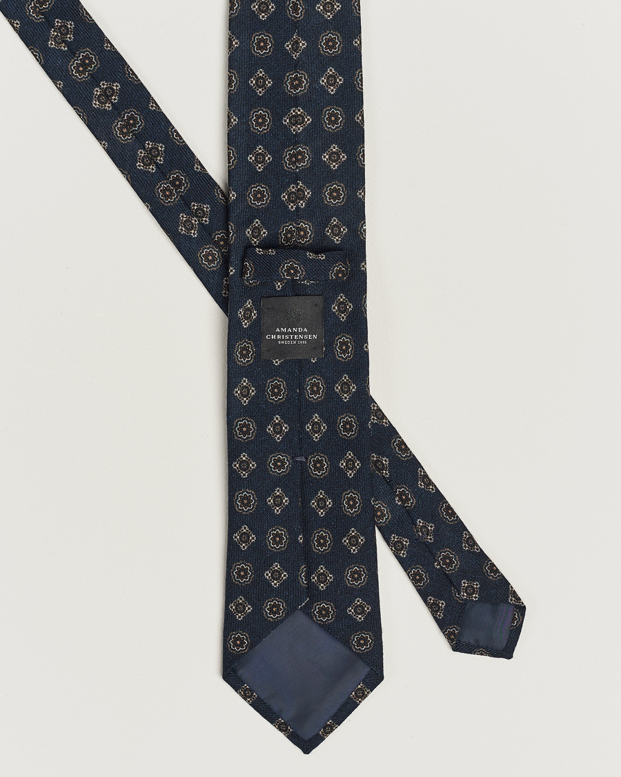 Herr | Amanda Christensen Wool Flannel 8cm Printed Medallion Tie Navy | Amanda Christensen | Wool Flannel 8cm Printed Medallion Tie Navy