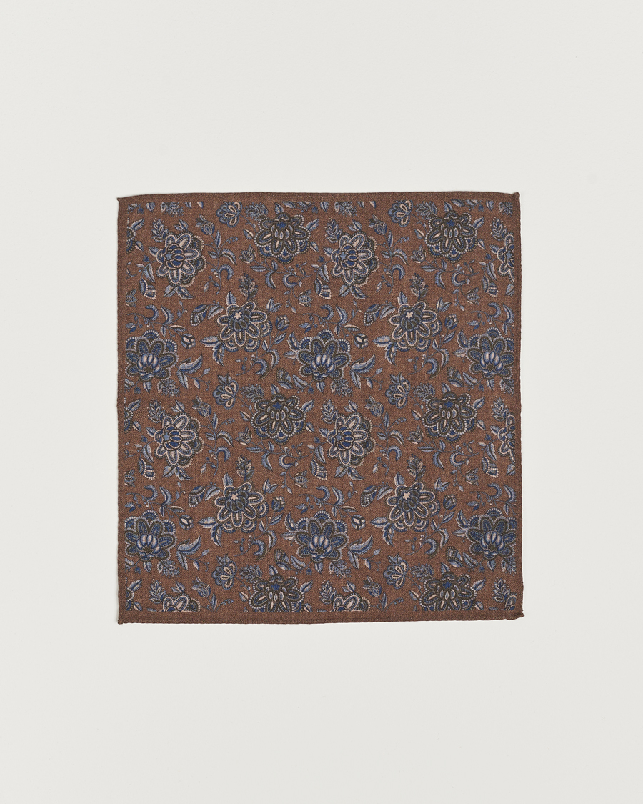 Herr | | Amanda Christensen | Wool Flannel Large Flower Pocket Square Brown