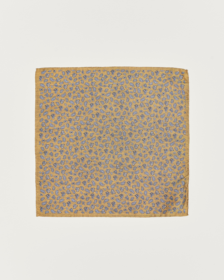 Herr | Amanda Christensen Silk Oxford Printed Paisley Pocket Square Yellow | Amanda Christensen | Silk Oxford Printed Paisley Pocket Square Yellow
