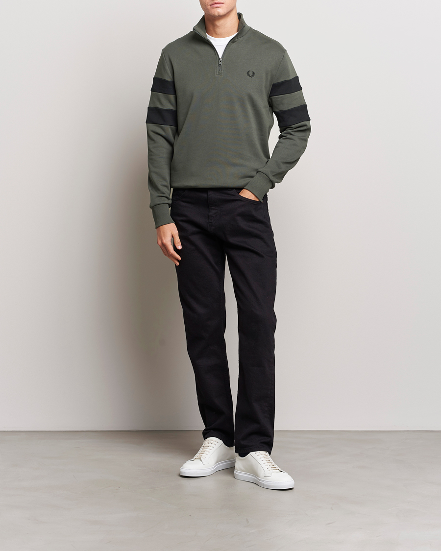 Herr | Tröjor | Fred Perry | Tipped Sleeve Half Zip Sweatshirt Field Green