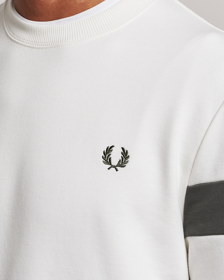 Herr | Tröjor | Fred Perry | Tipped Sleeve Sweatshirt Snow Whiite