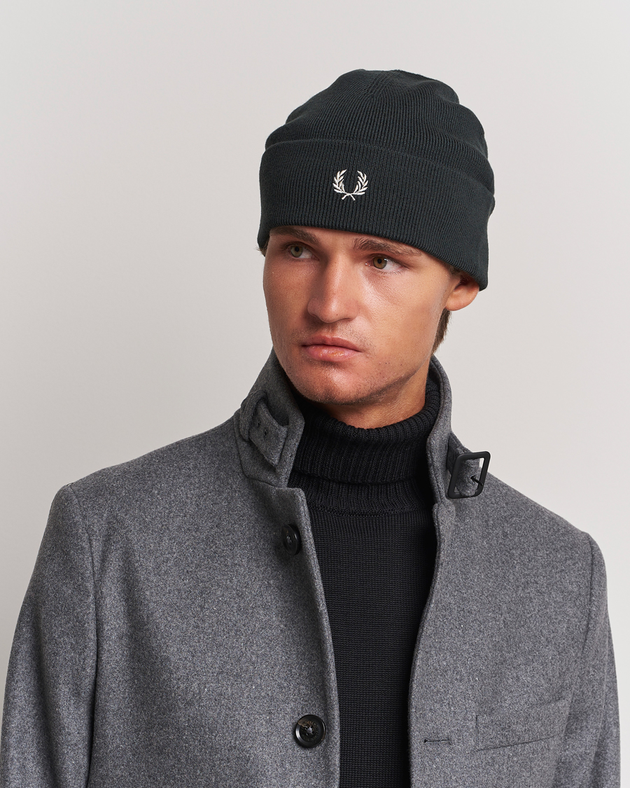 Herr | Fred Perry Merino Wool Beanie Night Green | Fred Perry | Merino Wool Beanie Night Green