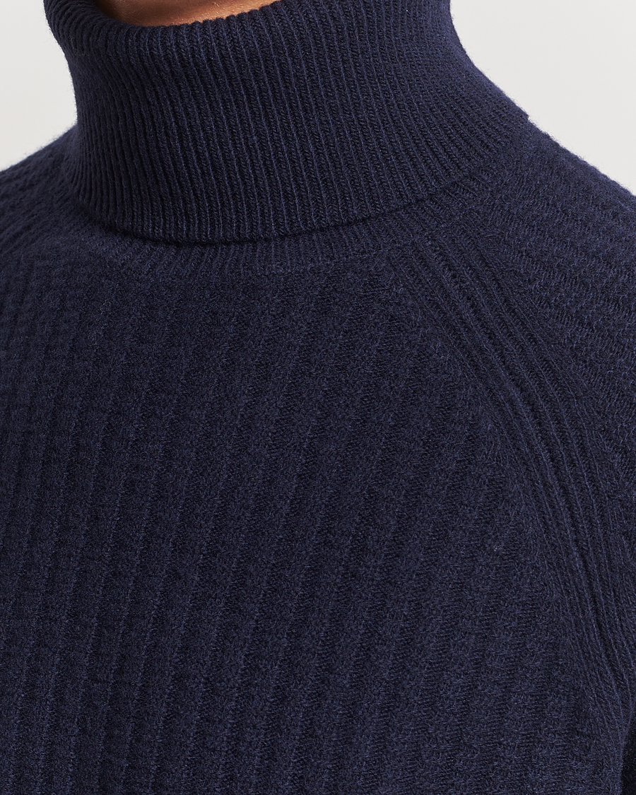 Herr | Tröjor | GANT | Lambswool Textured Rollneck Evening Blue