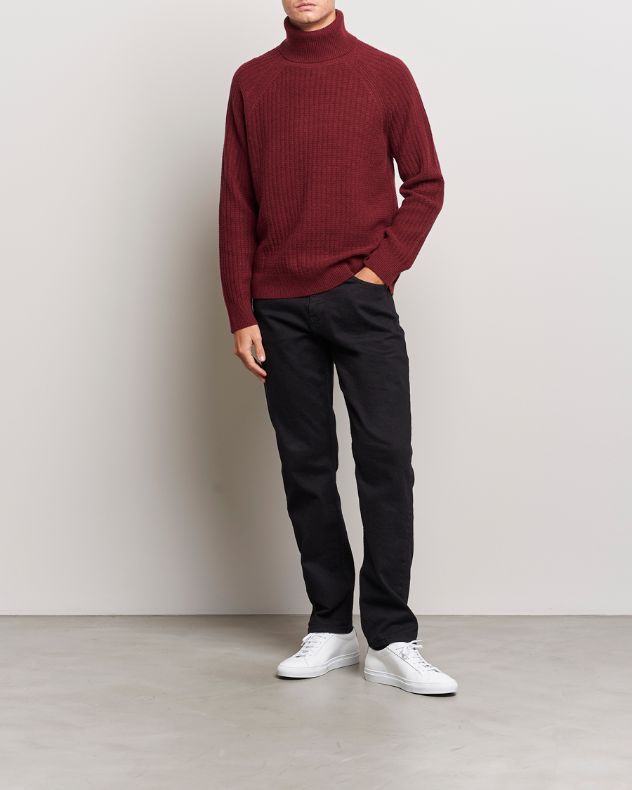 Herr | Tröjor | GANT | Lambswool Textured Rollneck Plumped Red