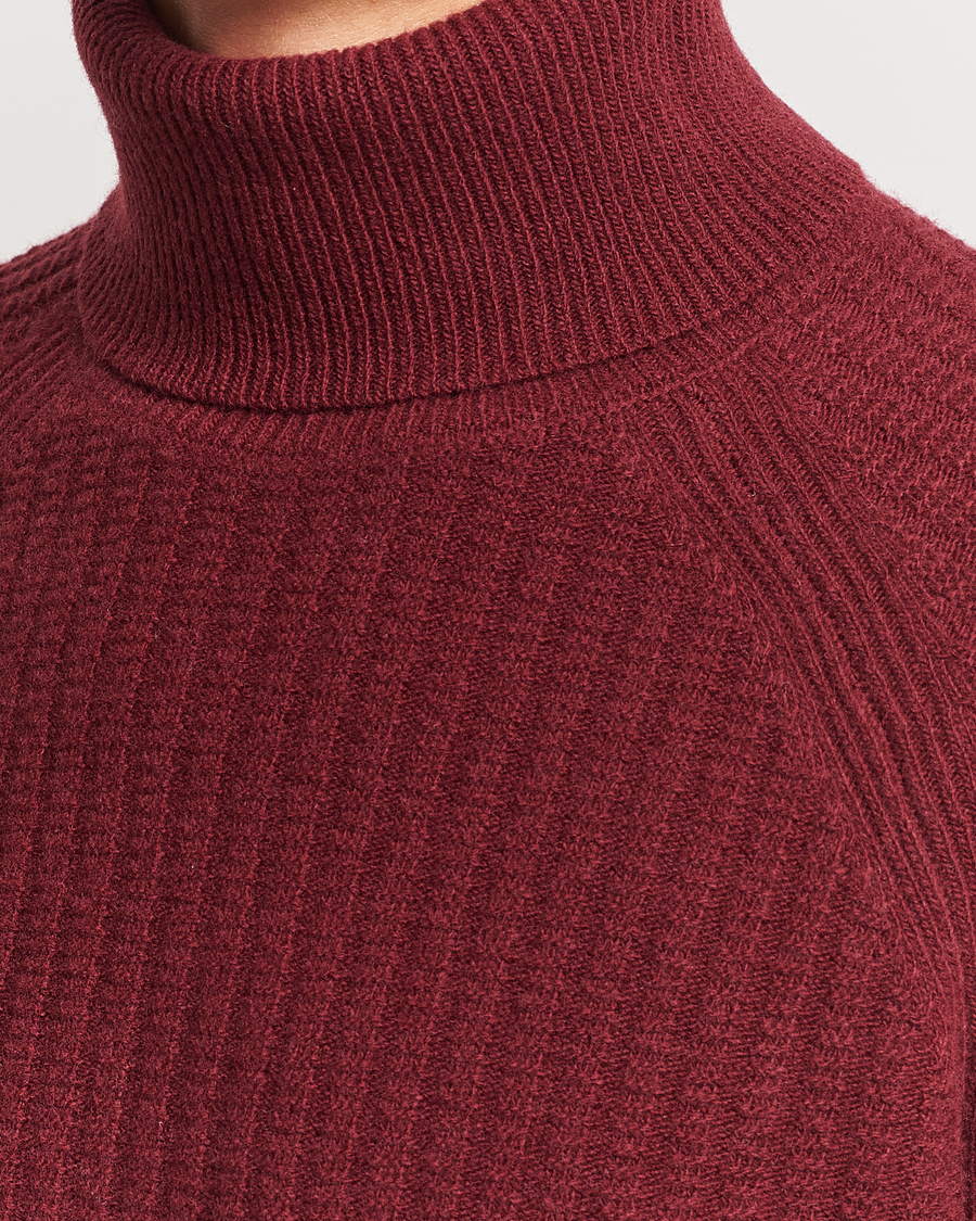 Herr | Tröjor | GANT | Lambswool Textured Rollneck Plumped Red