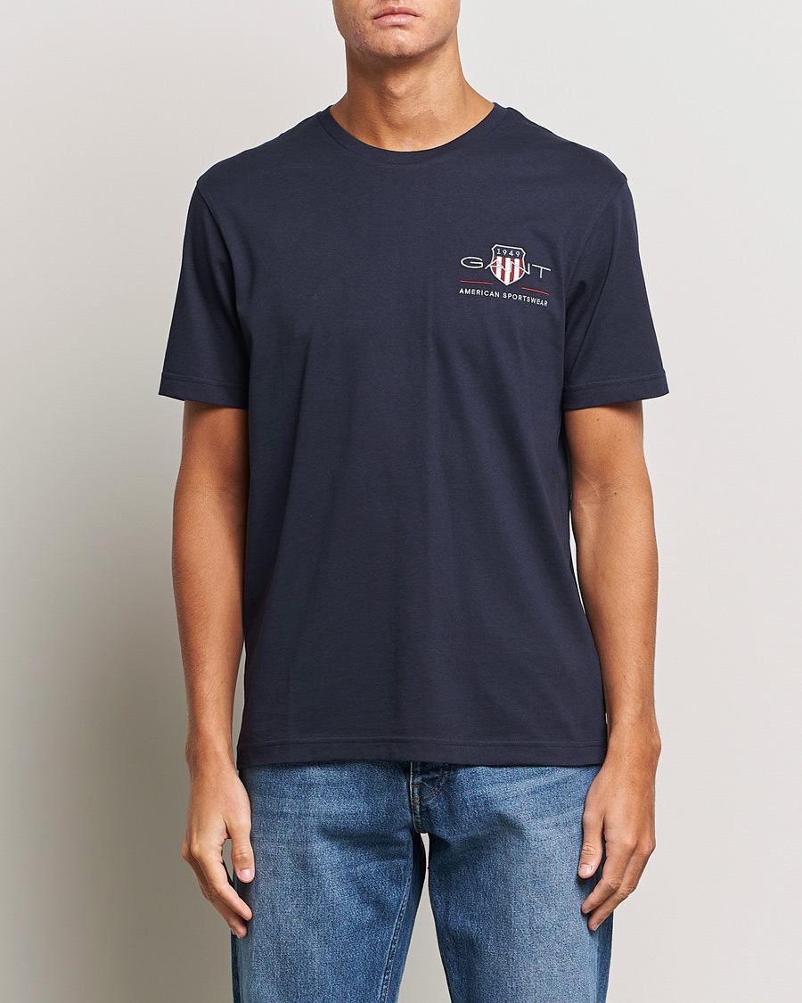 Herr | Kortärmade t-shirts | GANT | Archive Shield Small Logo T-Shirt Evening Blue