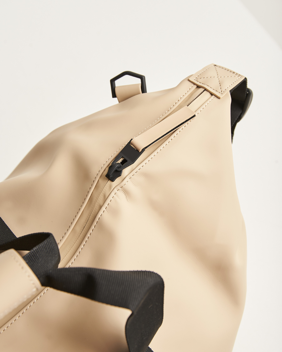 Herr | RAINS Hilo Weekendbag Sand | RAINS | Hilo Weekendbag Sand