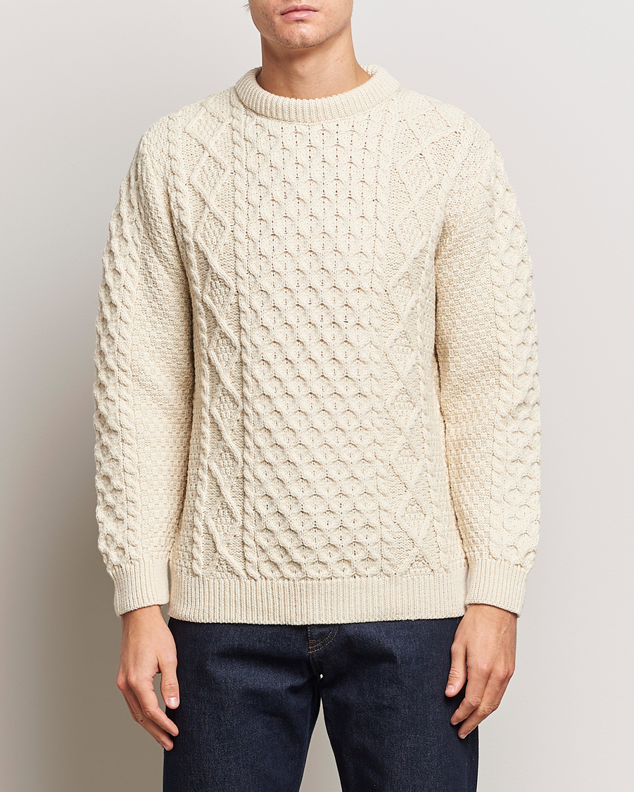 Herr |  | Gloverall | Merino Wool Aran Cable Knitted Crew Neck Ecru