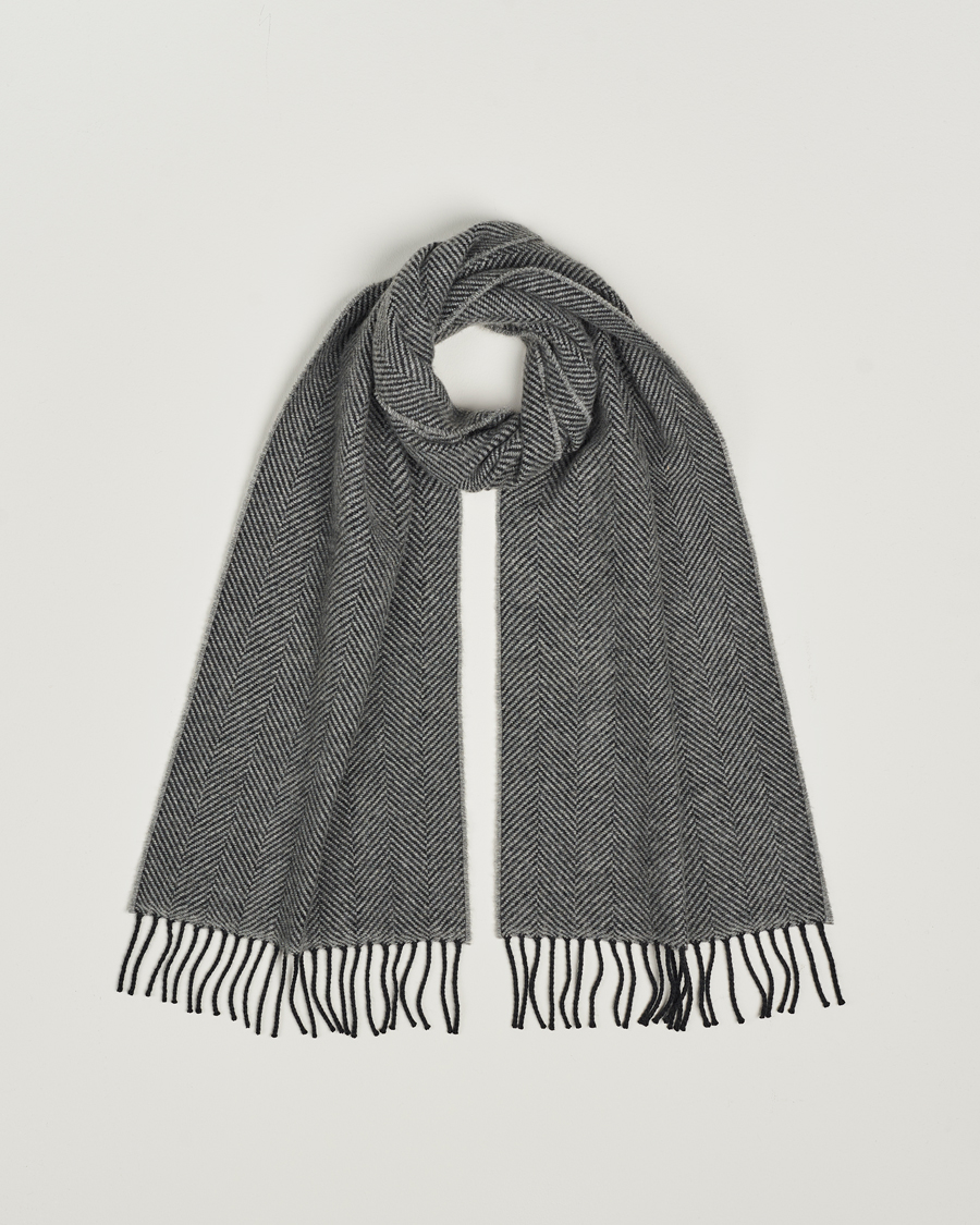 Herr | Begg & Co Herringbone Cashmere Scarf 30*170cm Grey | Begg & Co | Herringbone Cashmere Scarf 30*170cm Grey