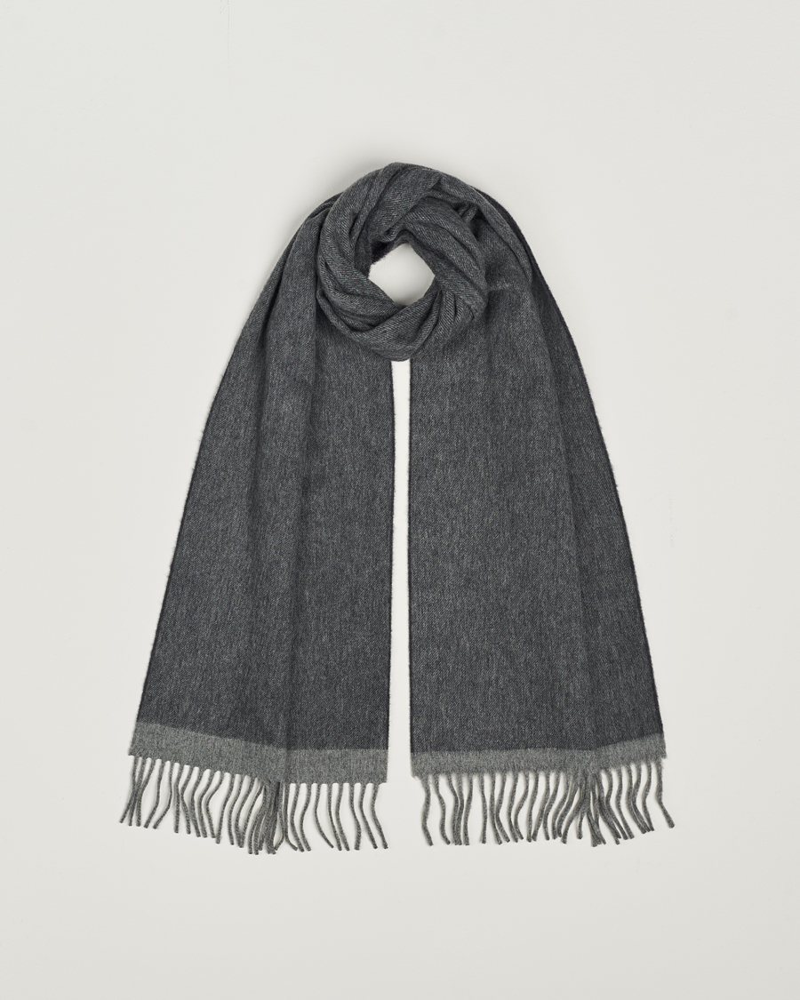 Herr | Begg & Co Solid Board Wool/Cashmere Scarf Flannel Charcoal | Begg & Co | Solid Board Wool/Cashmere Scarf Flannel Charcoal