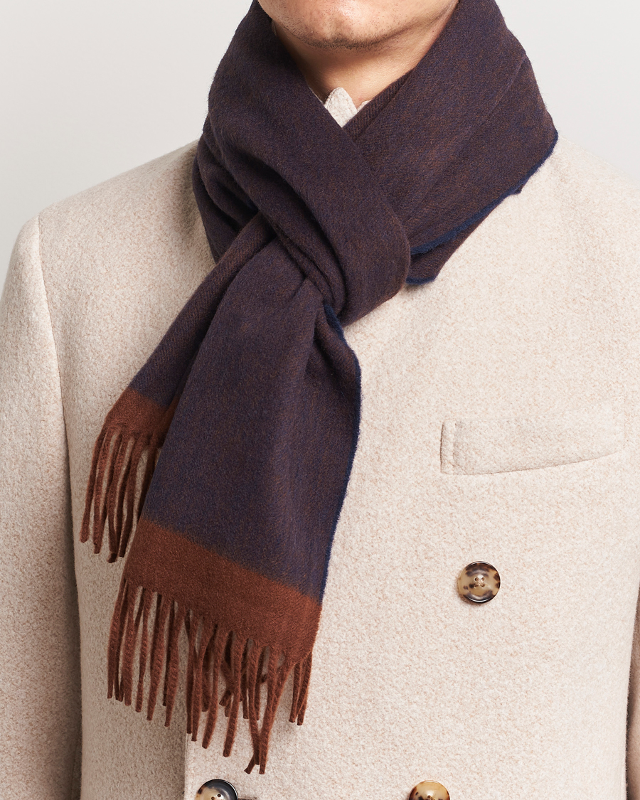 Herr | Begg & Co Solid Board Wool/Cashmere Scarf Navy Chocolate | Begg & Co | Solid Board Wool/Cashmere Scarf Navy Chocolate