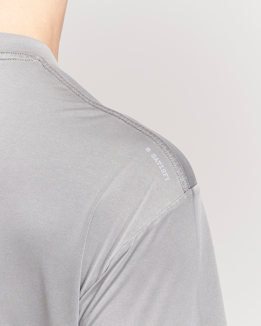Herr | T-Shirts | Satisfy | AuraLite T-Shirt Mineral Fossil