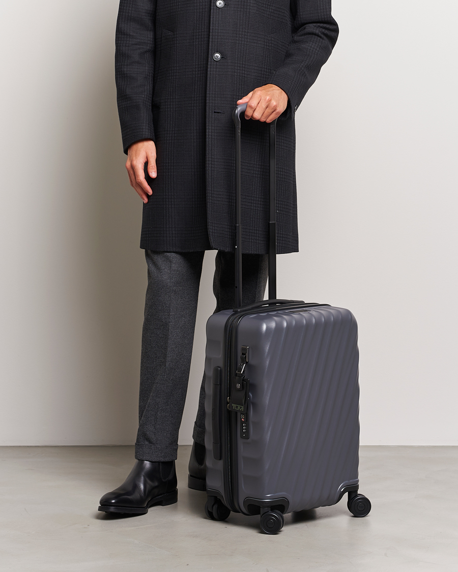 Herr |  |  | TUMI 19 Degree International Carry-on Trolley Grey