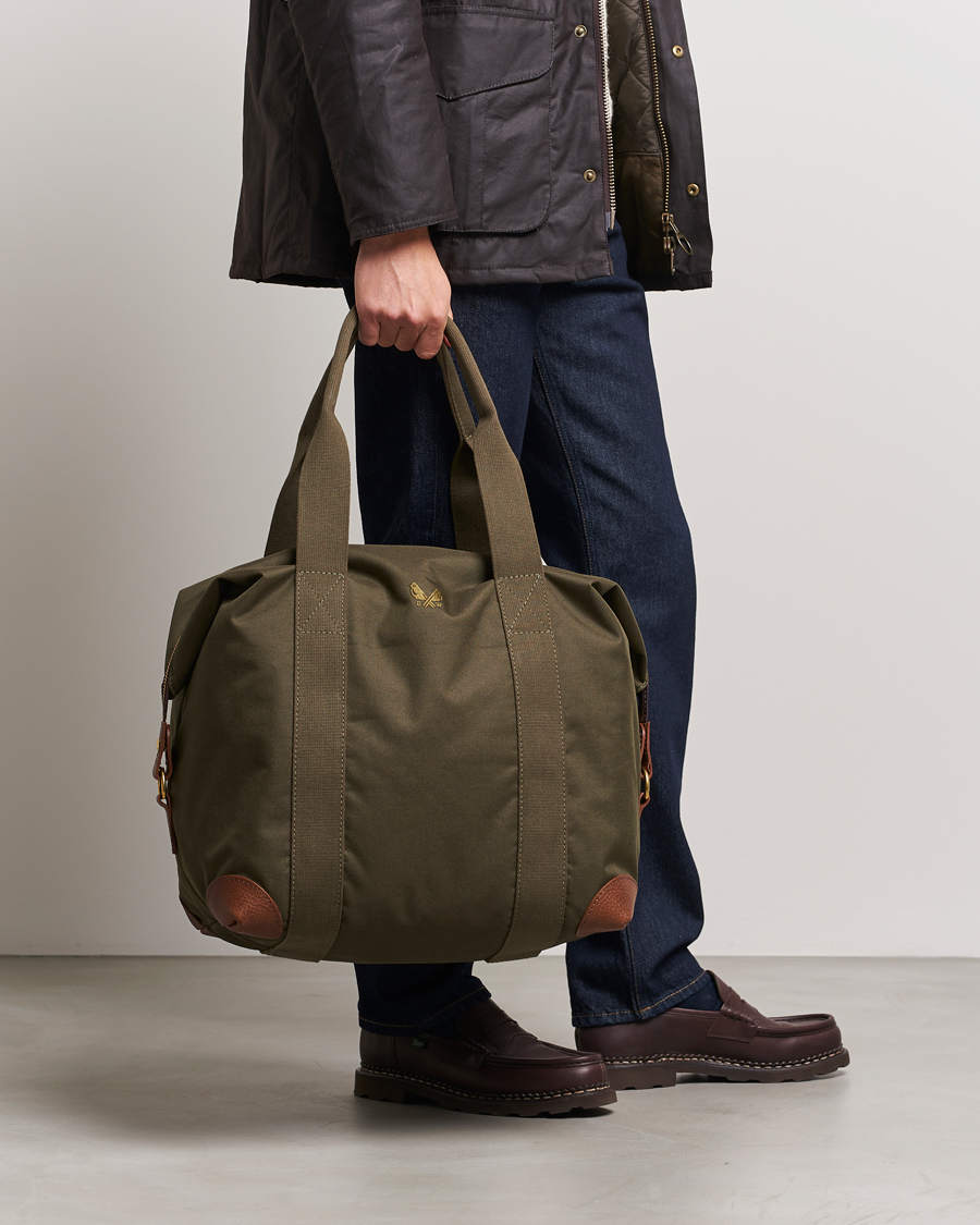 Herr | Weekendbags | Bennett Winch | Small Nylon Cargo Bag Olive