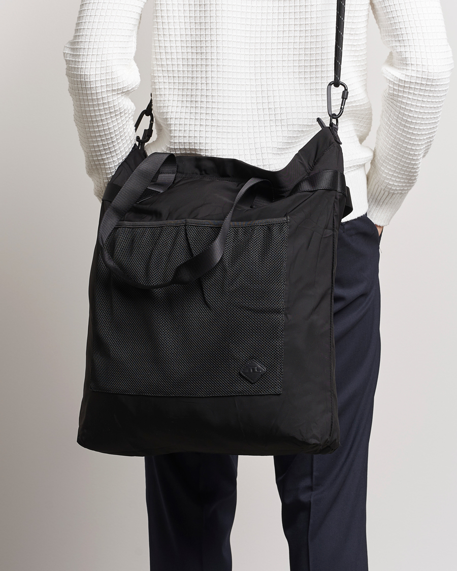 Herr | Väskor | J.Lindeberg | Pete Packable Tote Black